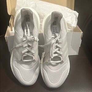 Adidas Ultraboost 22 W GX5594 Running Shoes